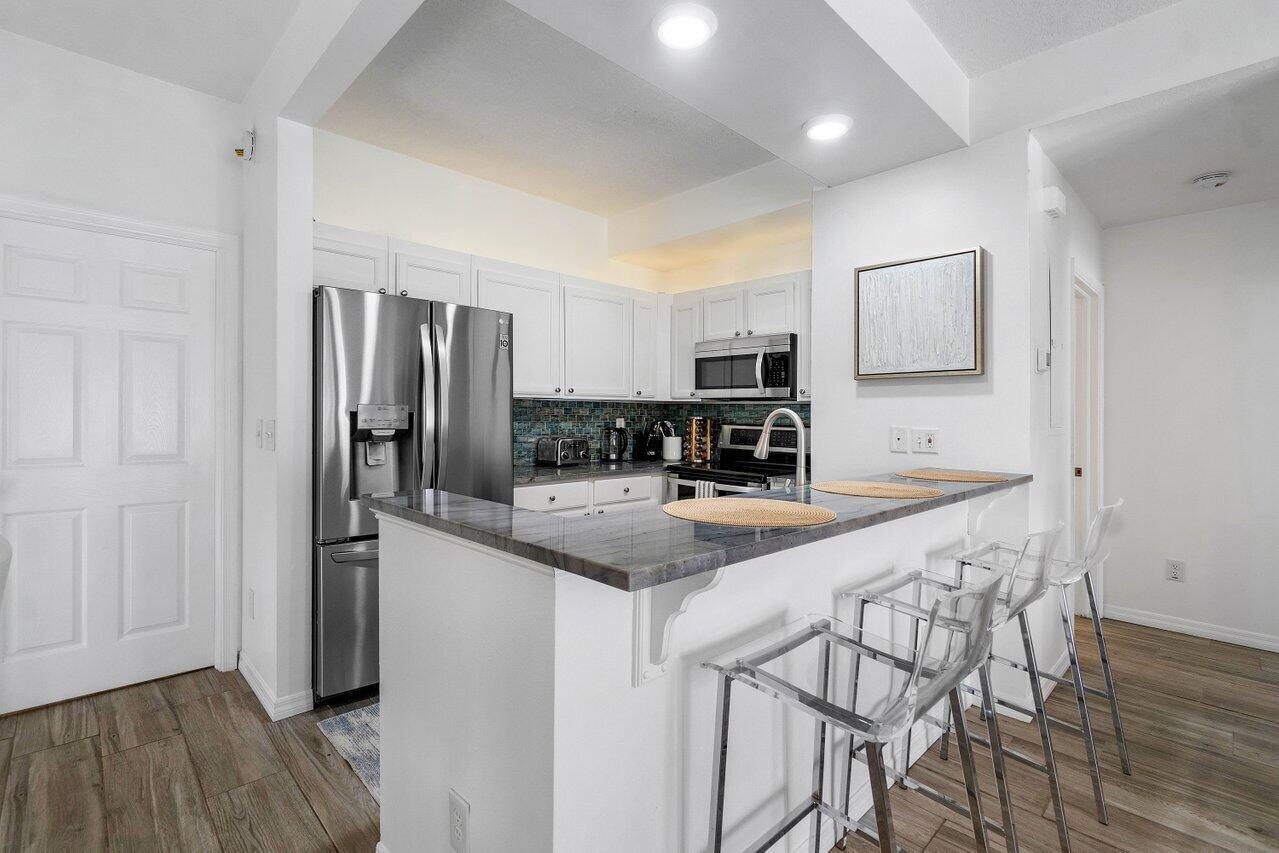 BELLA VISTA ON THE PARK CONDO - Residential Lease