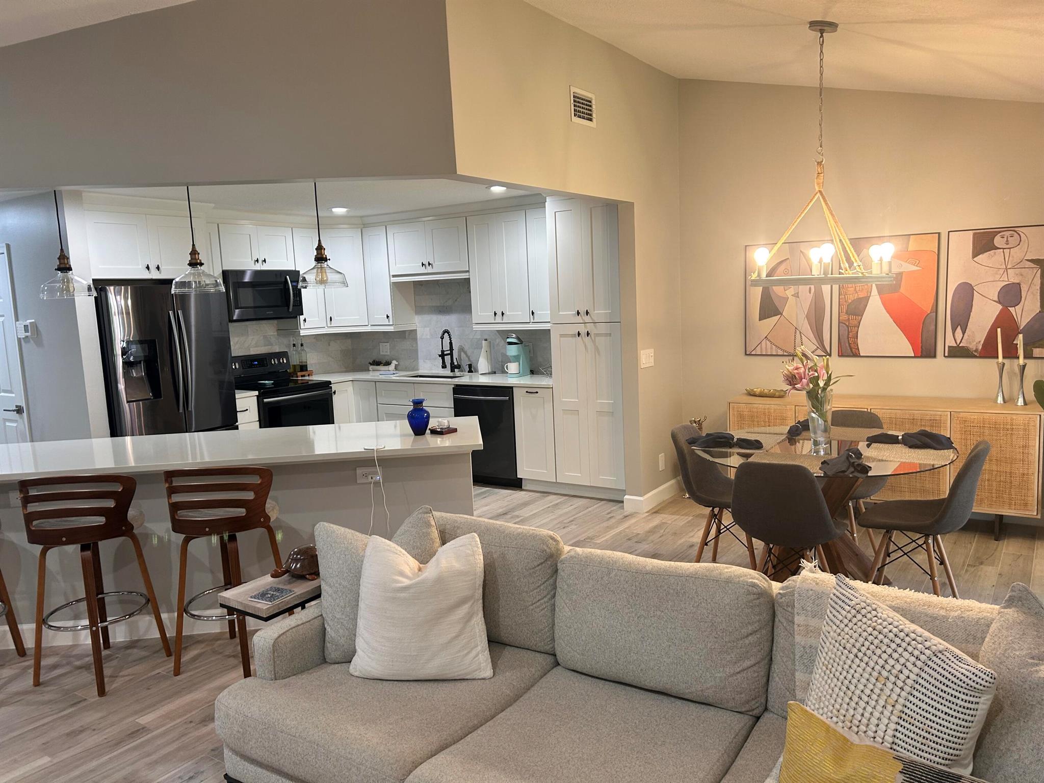 5710 Coach House F Circle F, Boca Raton, FL, 33486/$574,999 4 5710 Coach House F Circle F