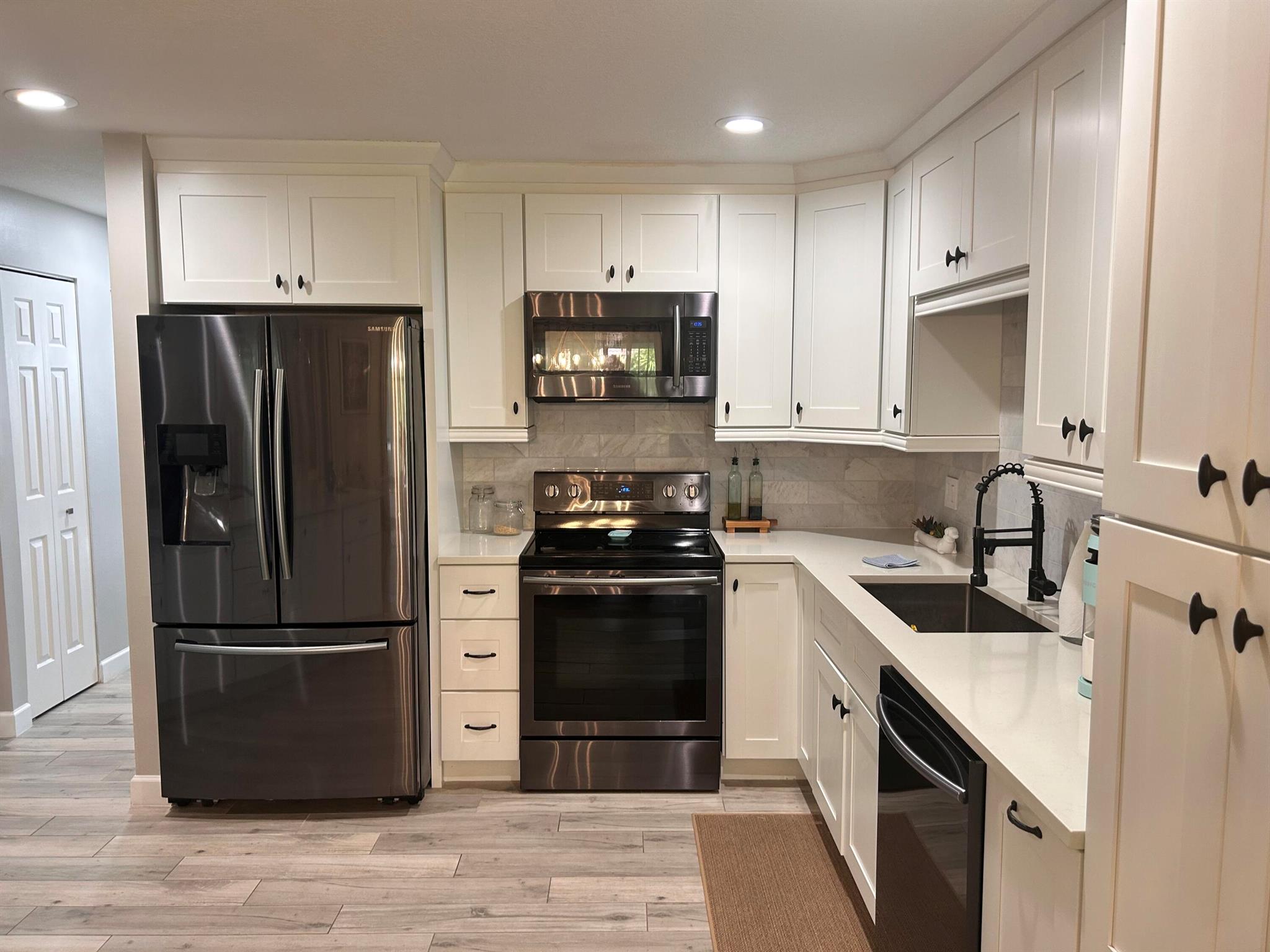 5710 Coach House F Circle F, Boca Raton, FL, 33486/$574,999 3 5710 Coach House F Circle F