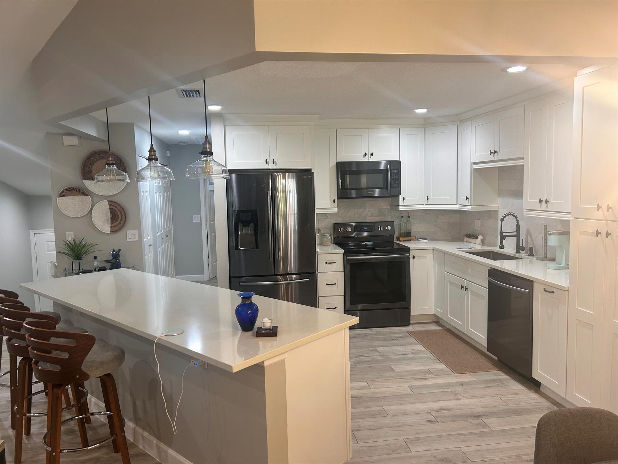 5710 Coach House F Circle F, Boca Raton, FL, 33486/$574,999 1 5710 Coach House F Circle F