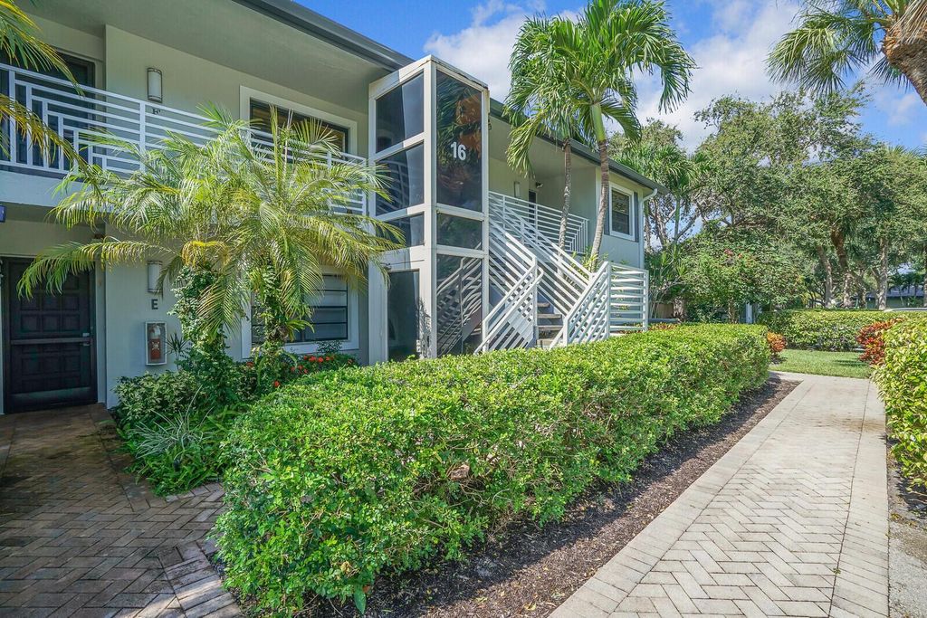 Photo of 16 Southport Lane #H, Boynton Beach, FL 33436 (MLS # R11015712)