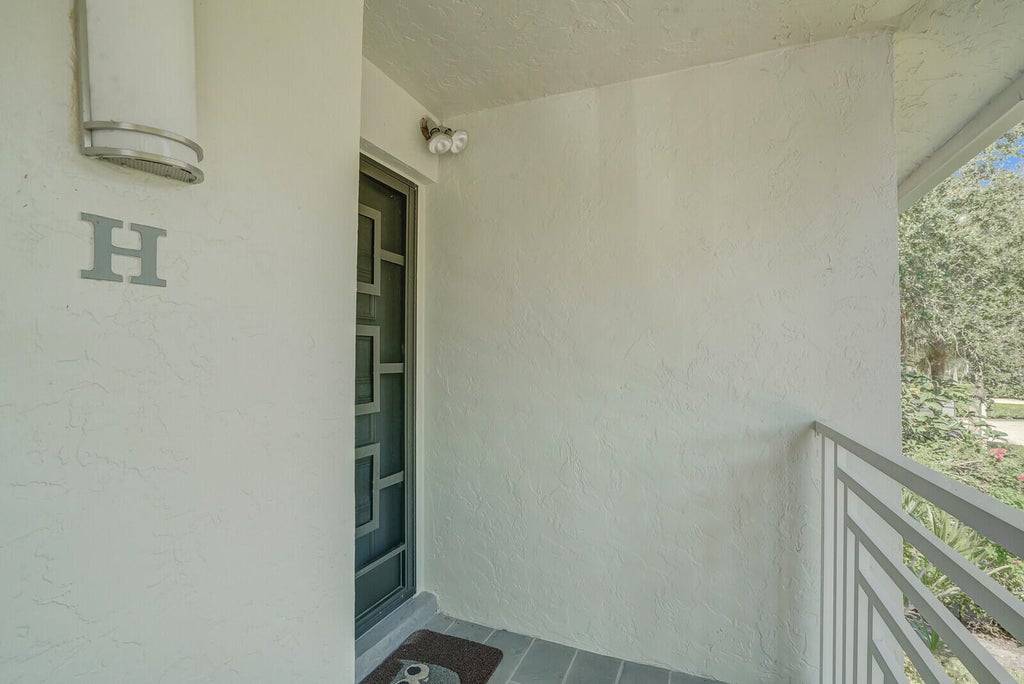 Photo of 16 Southport Lane #H, Boynton Beach, FL 33436 (MLS # R11015712)