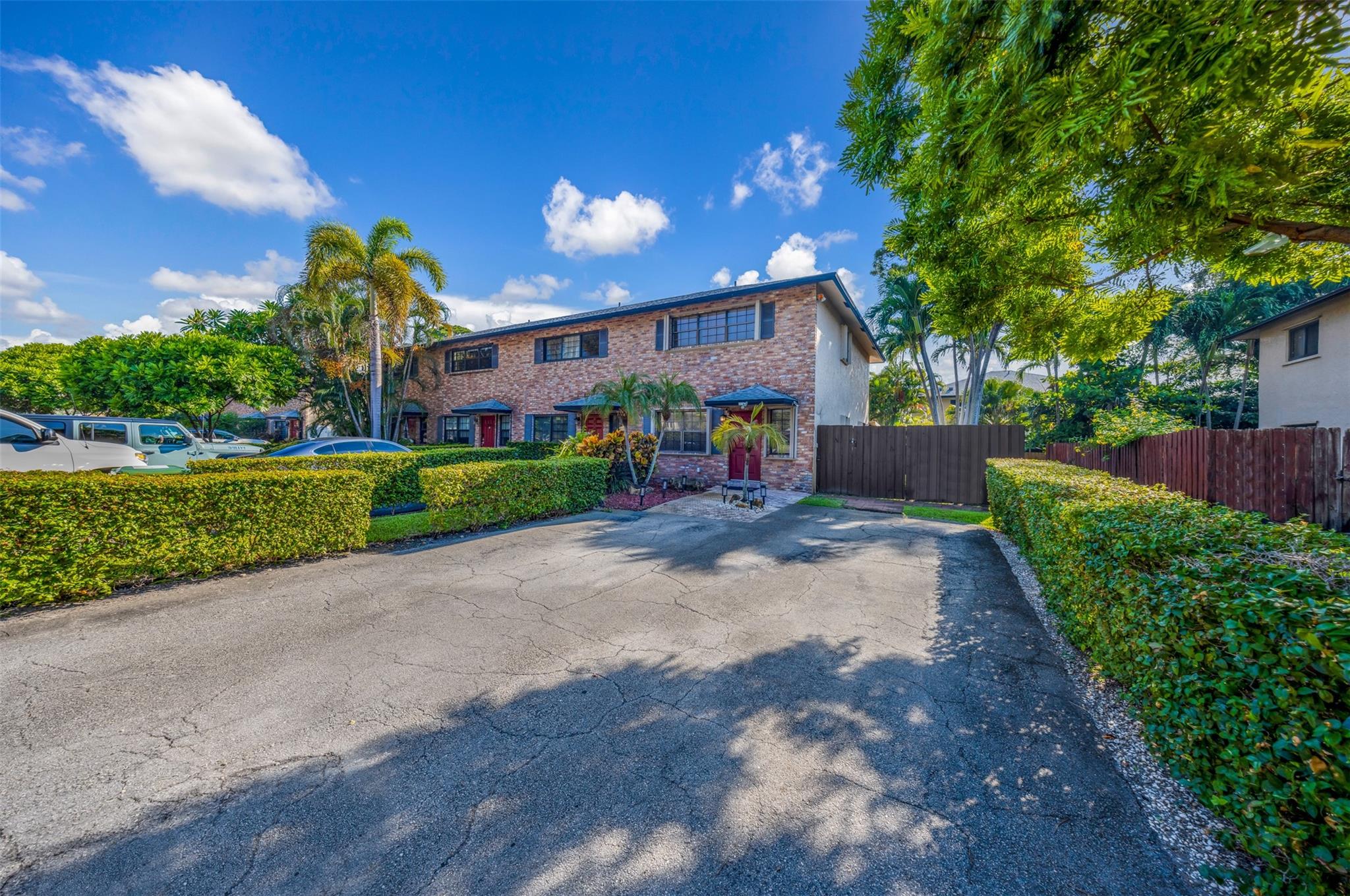2124 NE 9th Ave 2124