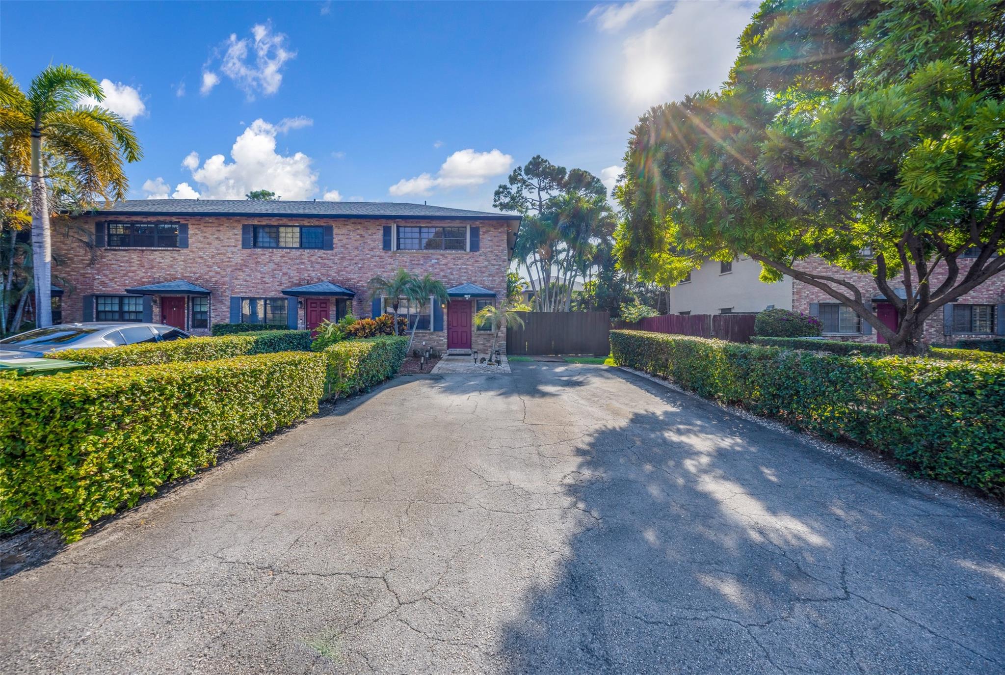 2124 NE 9th Ave 2124