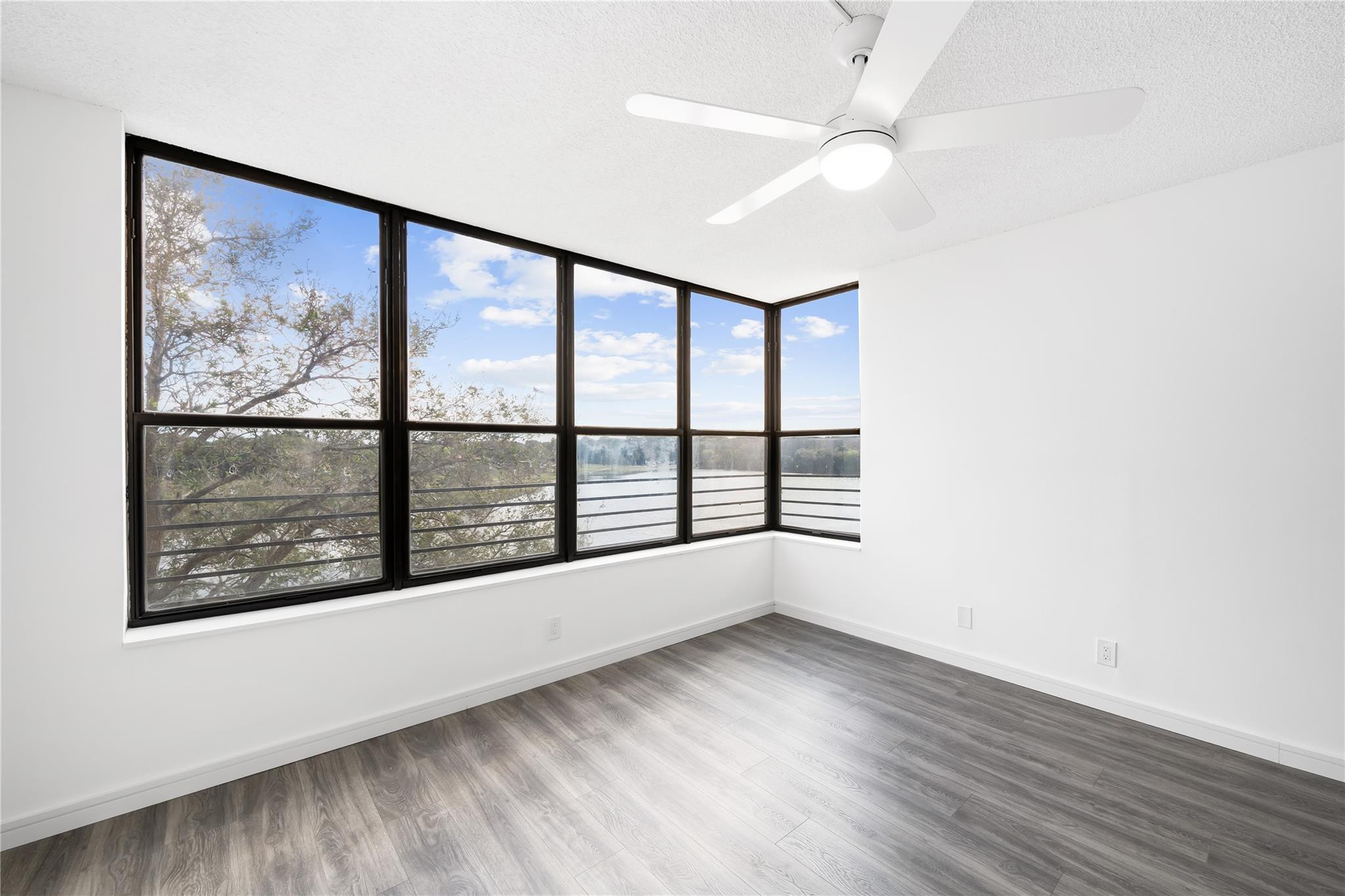 APPLEWOOD 2 - Residential