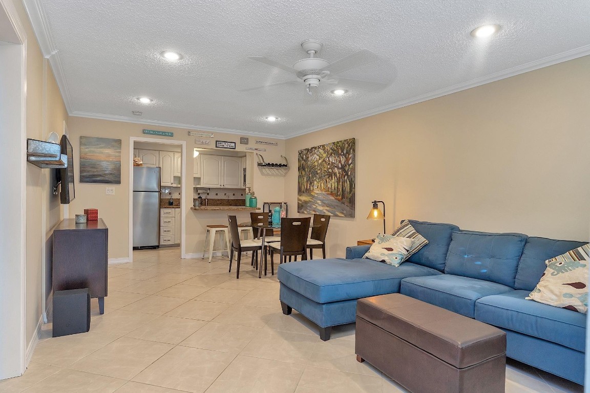 HAMPTON EAST CONDO - Residential