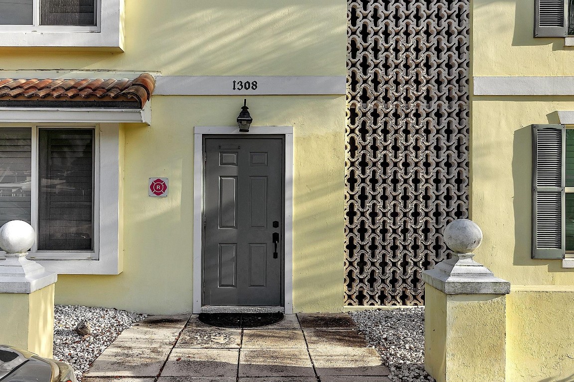 HAMPTON EAST CONDO - Residential