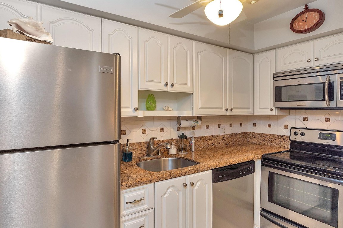 HAMPTON EAST CONDO - Residential