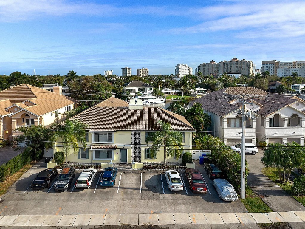 HAMPTON EAST CONDO - Residential