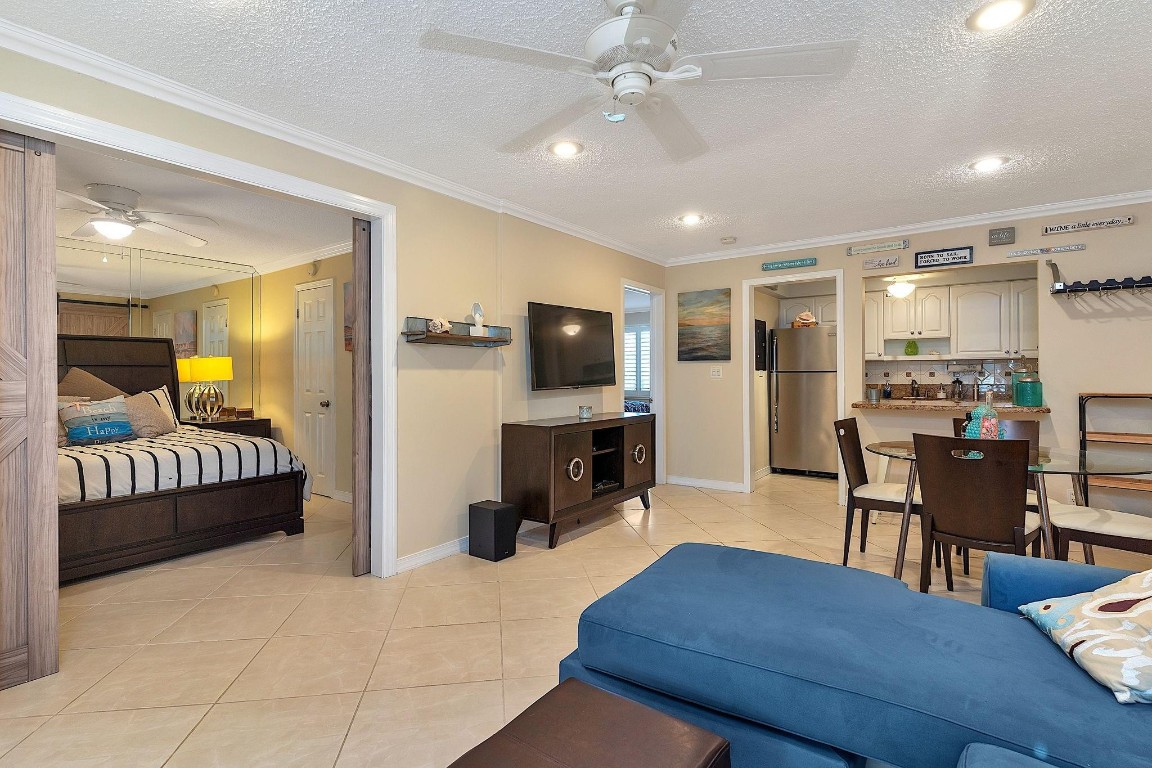 HAMPTON EAST CONDO - Residential