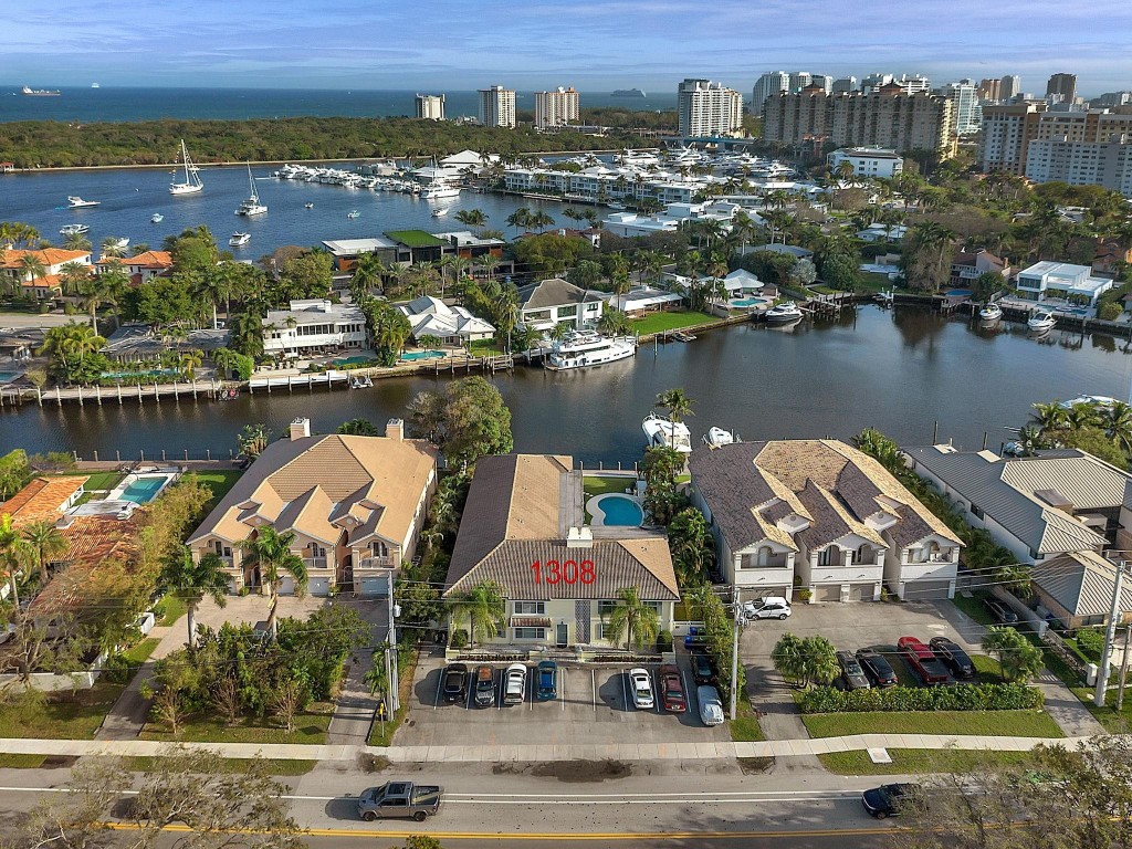 HAMPTON EAST CONDO - Residential