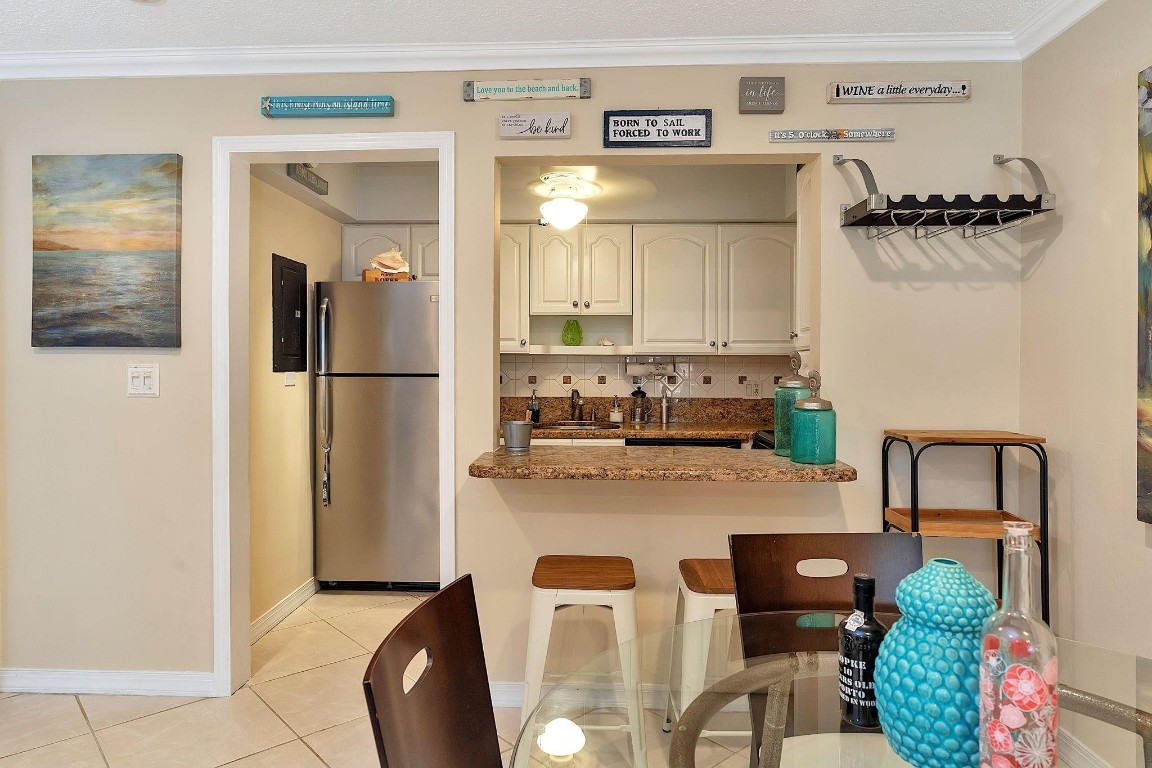 HAMPTON EAST CONDO - Residential