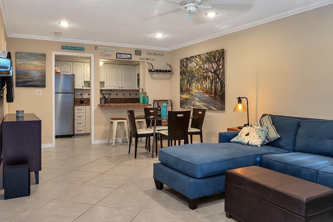 HAMPTON EAST CONDO - Residential