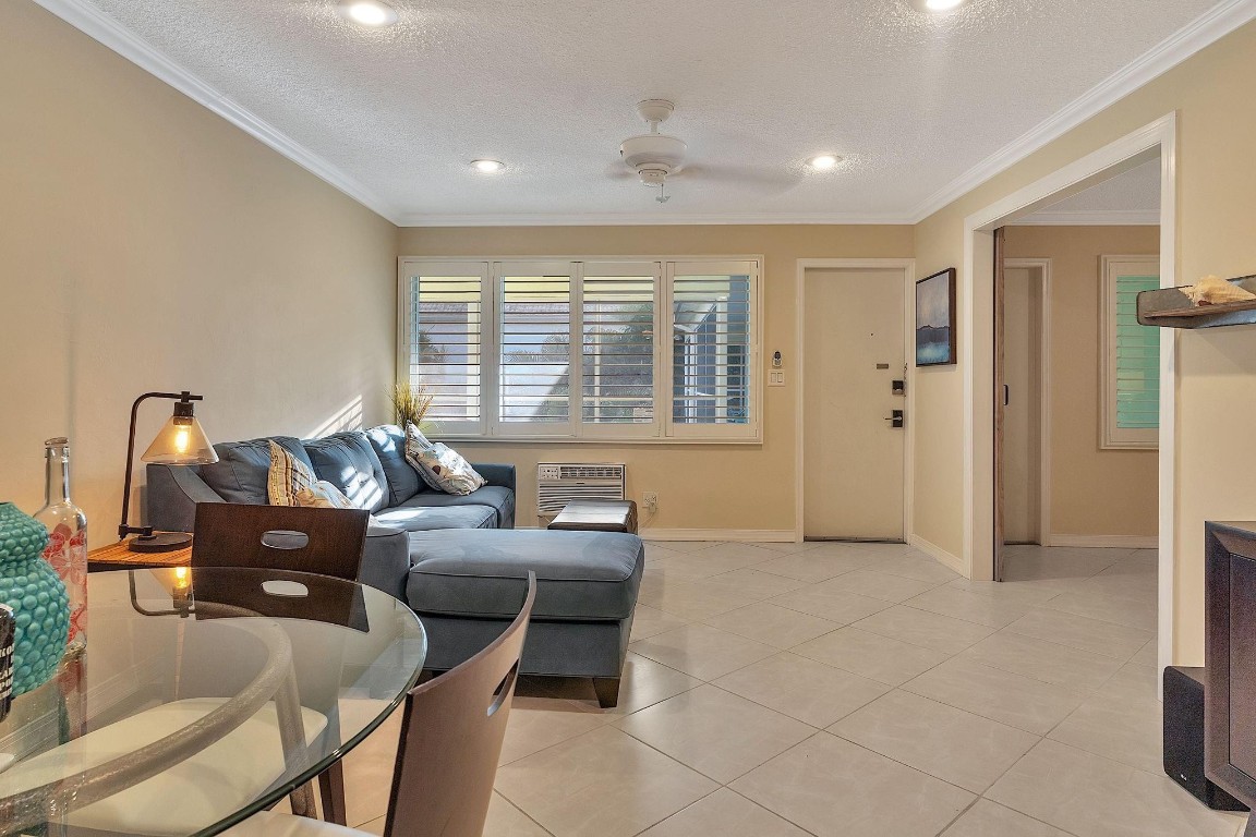 HAMPTON EAST CONDO - Residential