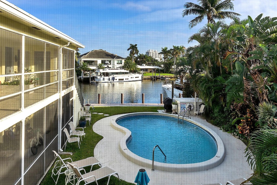 HAMPTON EAST CONDO - Residential