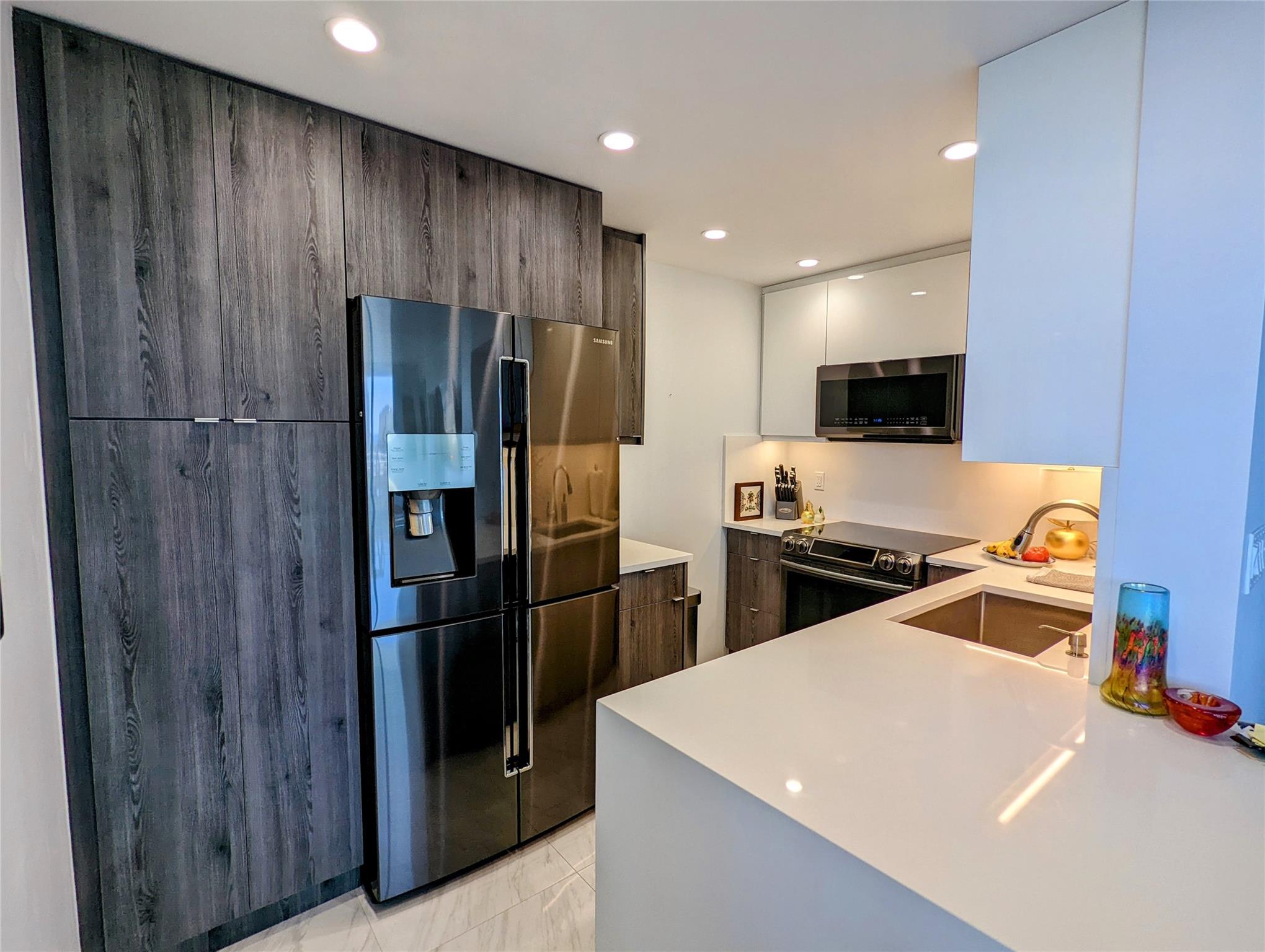 Sunrise Tower Condo - Residential Lease