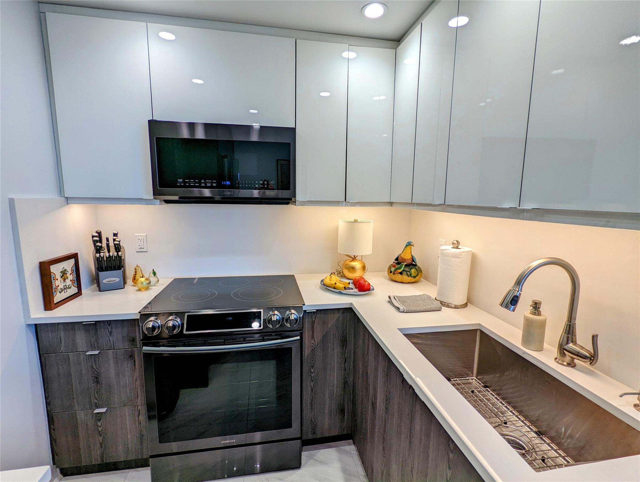Sunrise Tower Condo - Residential Lease