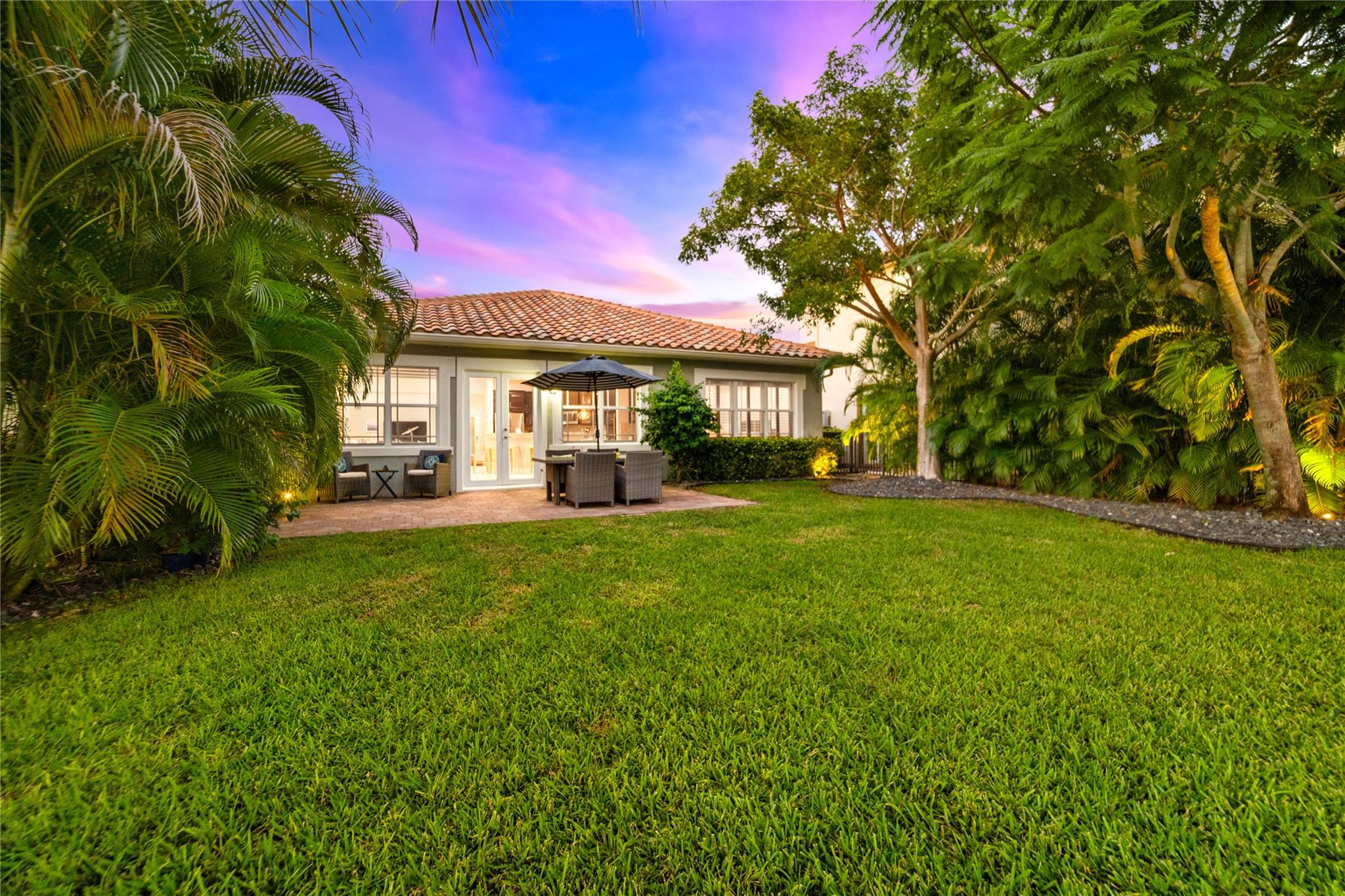 MIRA LAGO - Residential