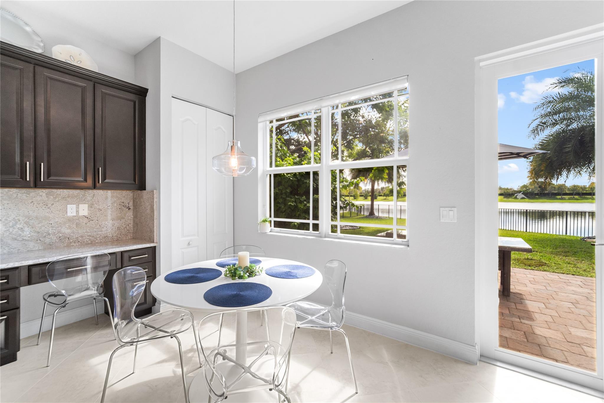 MIRA LAGO - Residential