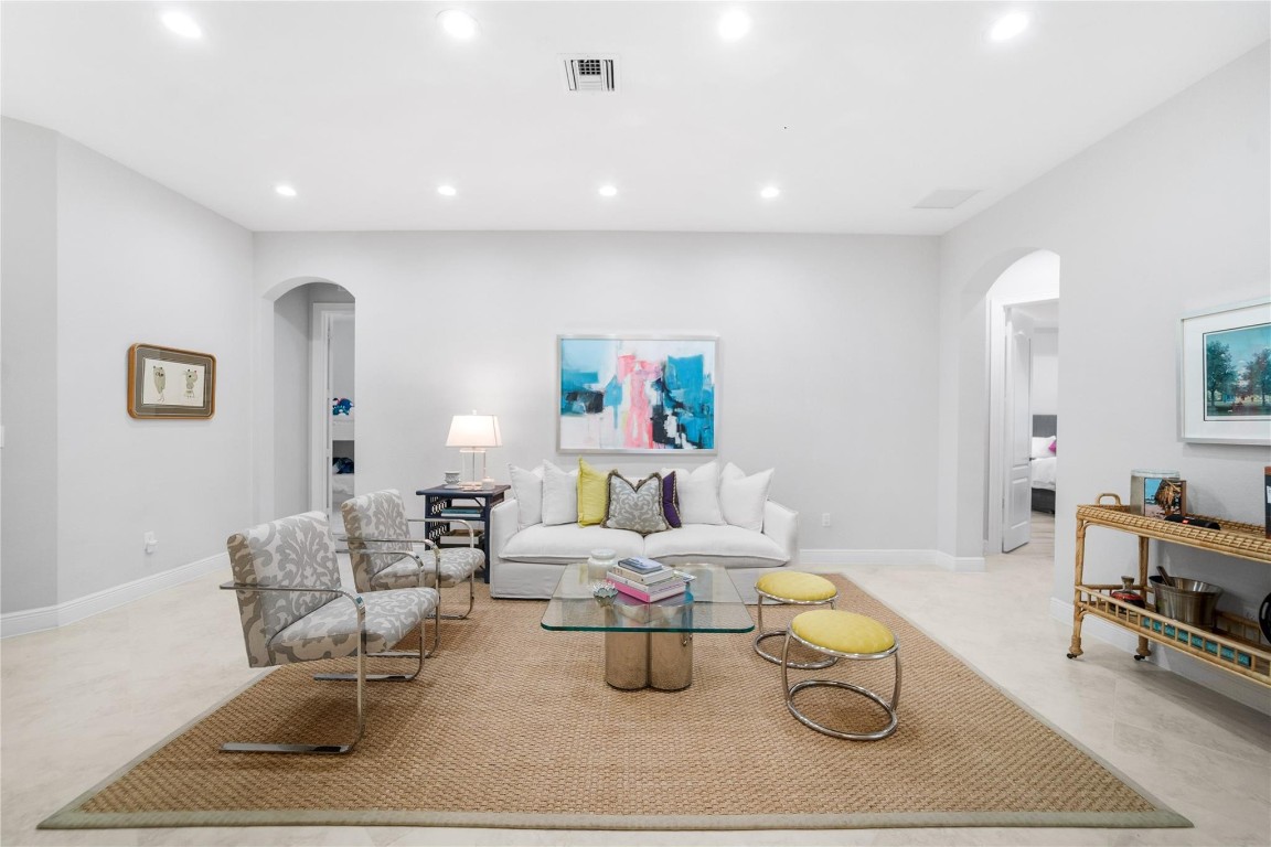 MIRA LAGO - Residential