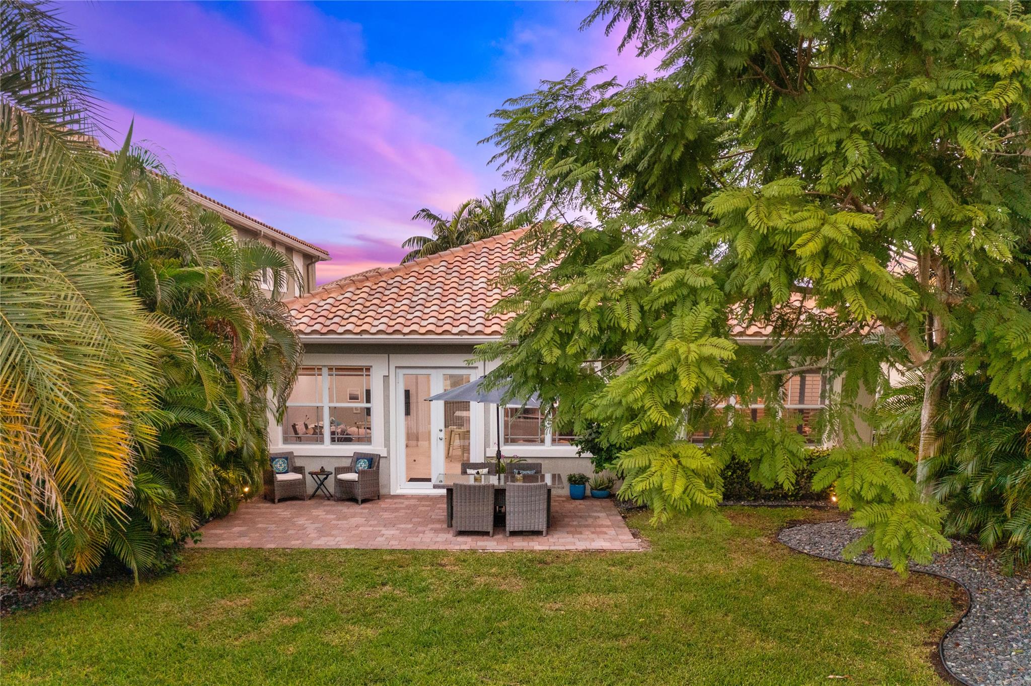 MIRA LAGO - Residential