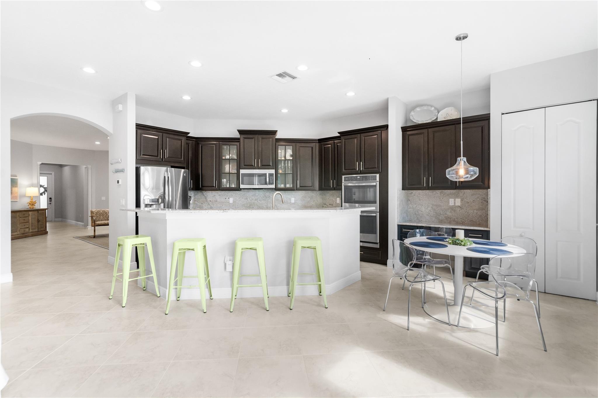 MIRA LAGO - Residential