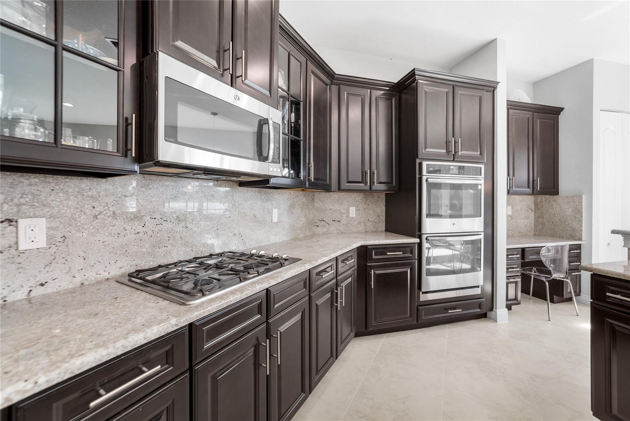 MIRA LAGO - Residential