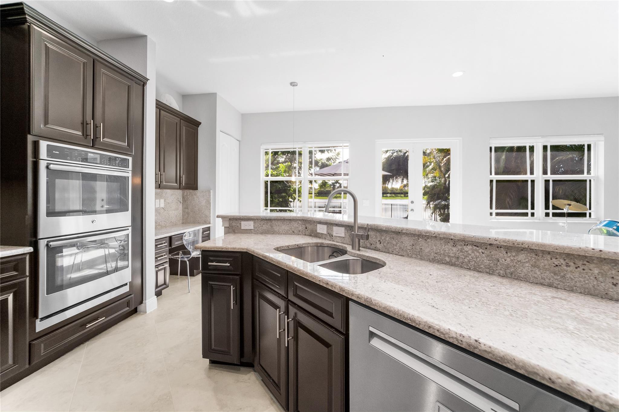 MIRA LAGO - Residential