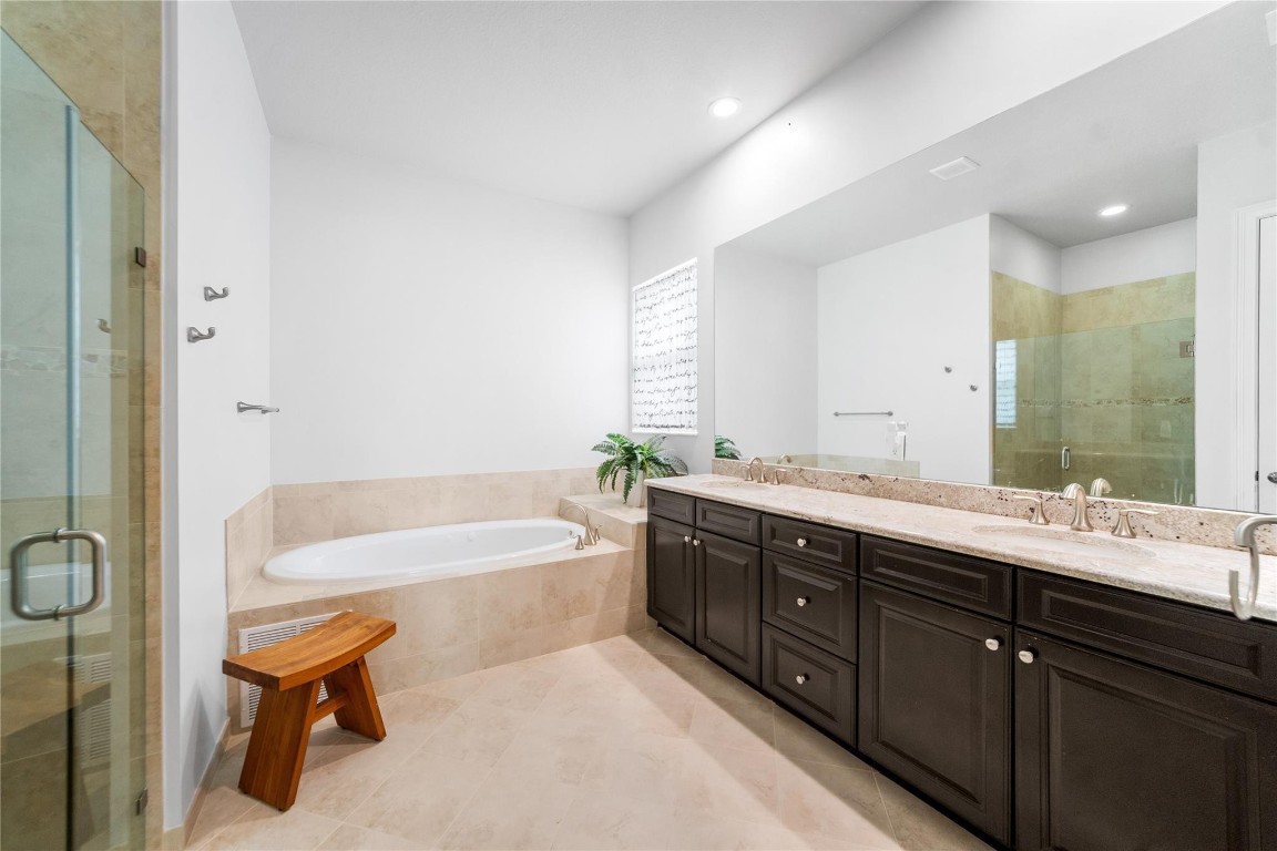 MIRA LAGO - Residential