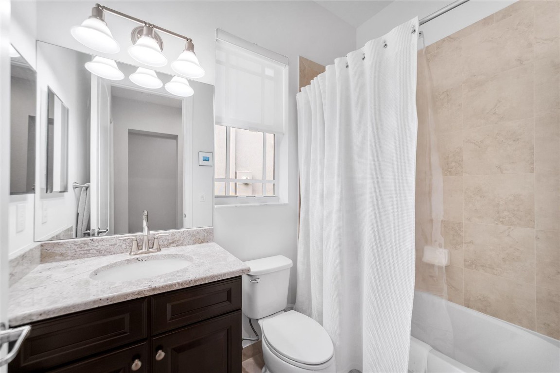 MIRA LAGO - Residential