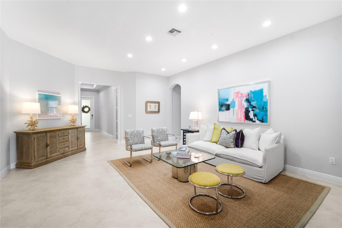 MIRA LAGO - Residential