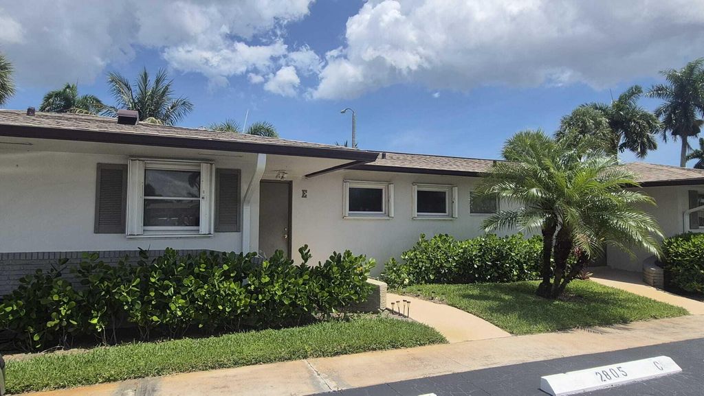 Photo of 2805 Crosley Drive E #Apt E, West Palm Beach, FL 33415 (MLS # B26029679)
