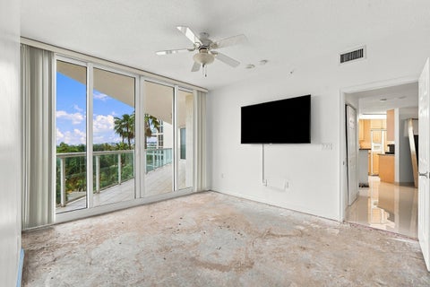 Tiny photo for 6001 N OCEAN Drive #503, Hollywood, FL 33019 (MLS # B26081294)