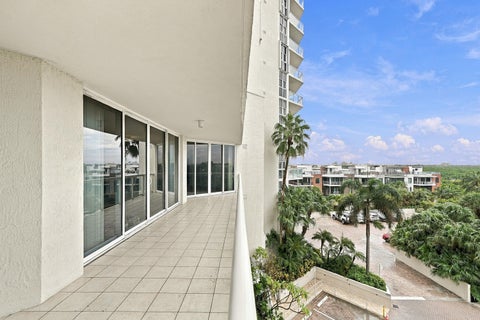 Tiny photo for 6001 N OCEAN Drive #503, Hollywood, FL 33019 (MLS # B26081294)