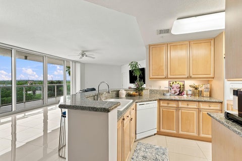 Tiny photo for 6001 N OCEAN Drive #503, Hollywood, FL 33019 (MLS # B26081294)