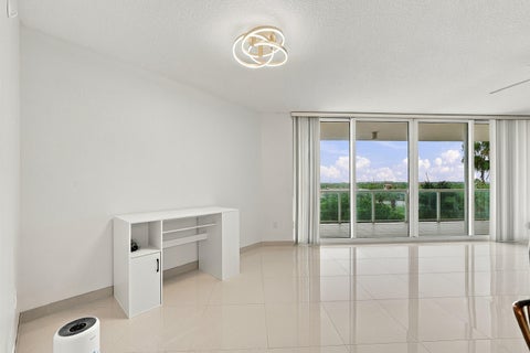 Tiny photo for 6001 N OCEAN Drive #503, Hollywood, FL 33019 (MLS # B26081294)