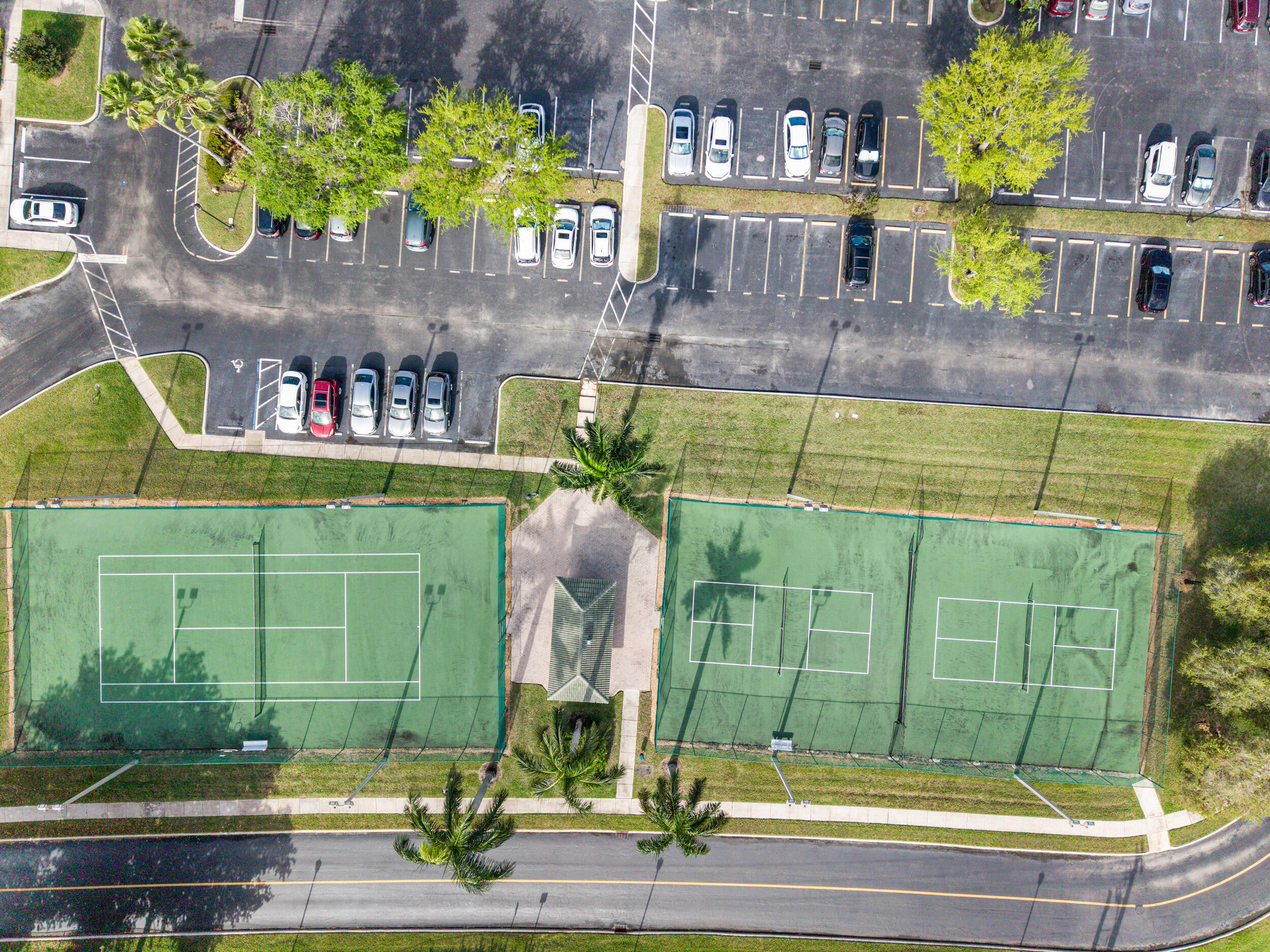 SOUTHAMPTON CONDOMINIUM - Residential