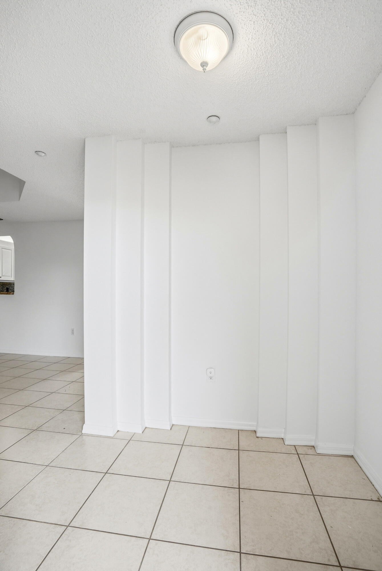 SOUTHAMPTON CONDOMINIUM - Residential