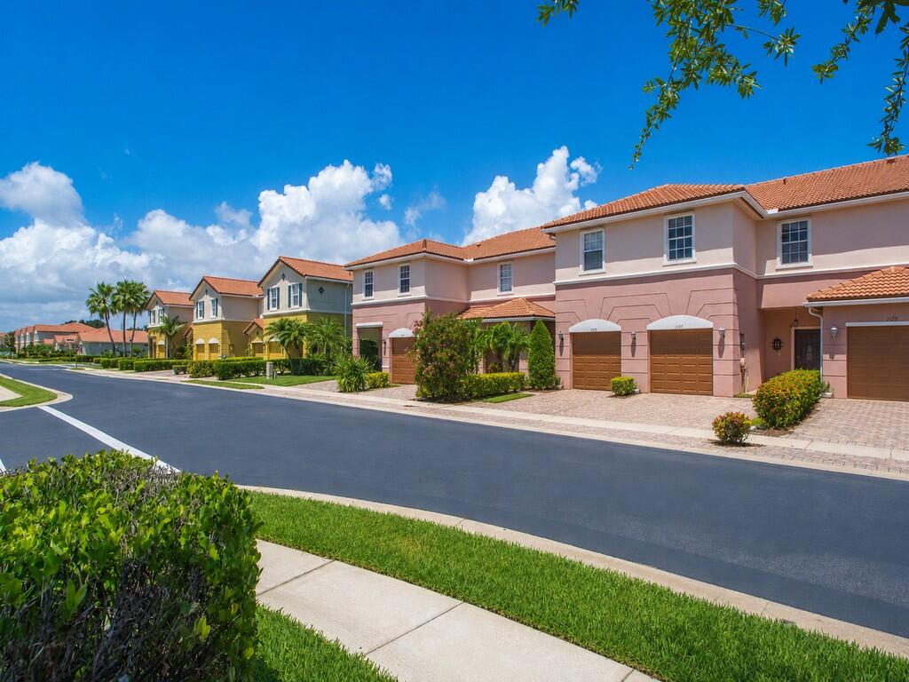 Photo 1 of 49 — 1189 Normandie Way, Vero Beach, FL 32960