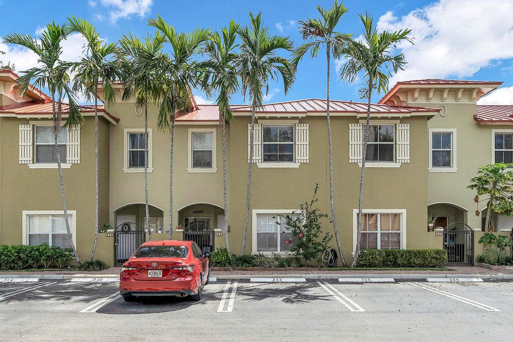 Photo of 228 Lake Monterey Circle, Boynton Beach, FL 33426 (MLS # B26001652)