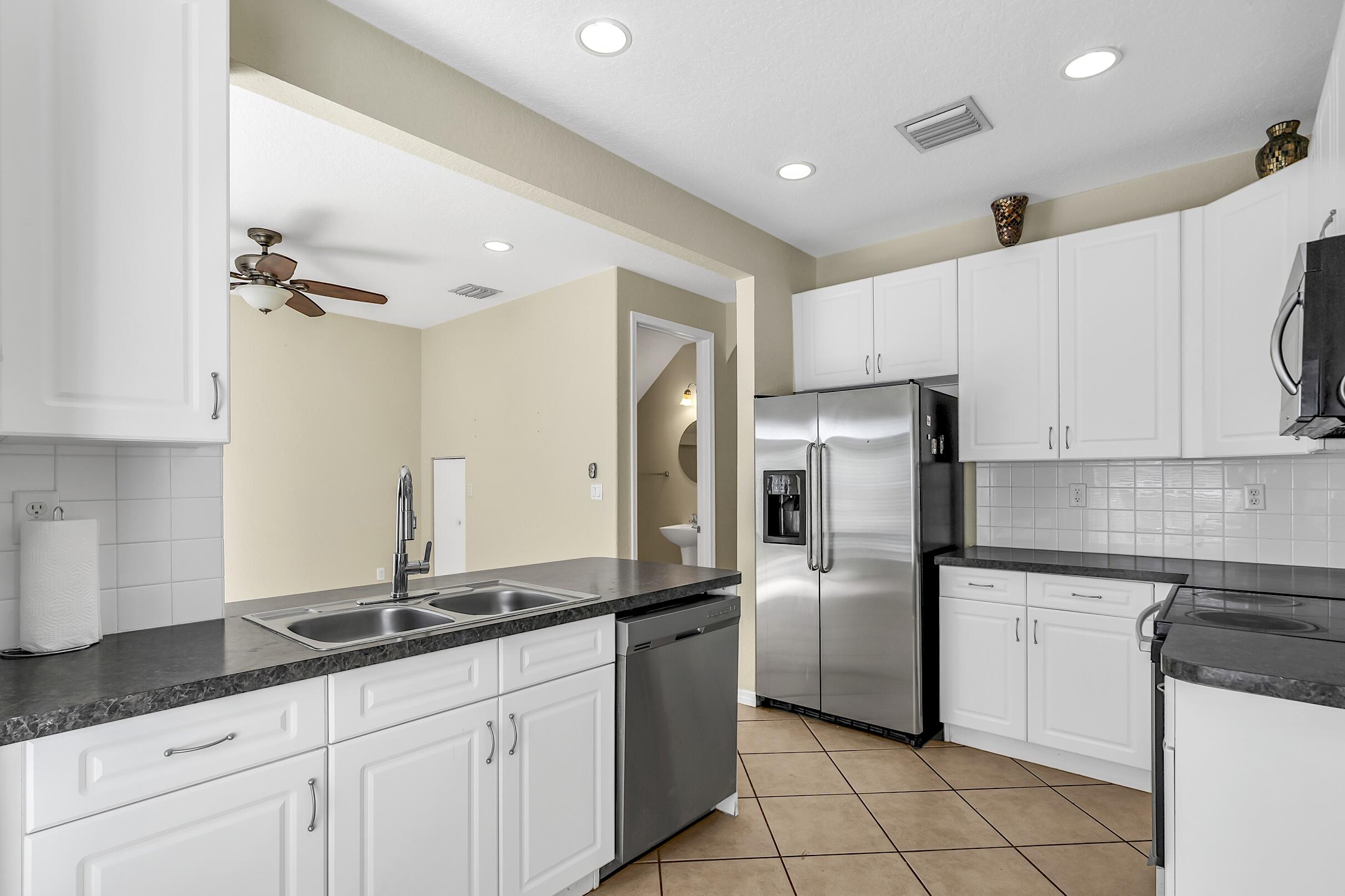 MONTEREY BAY PUD - Residential Lease