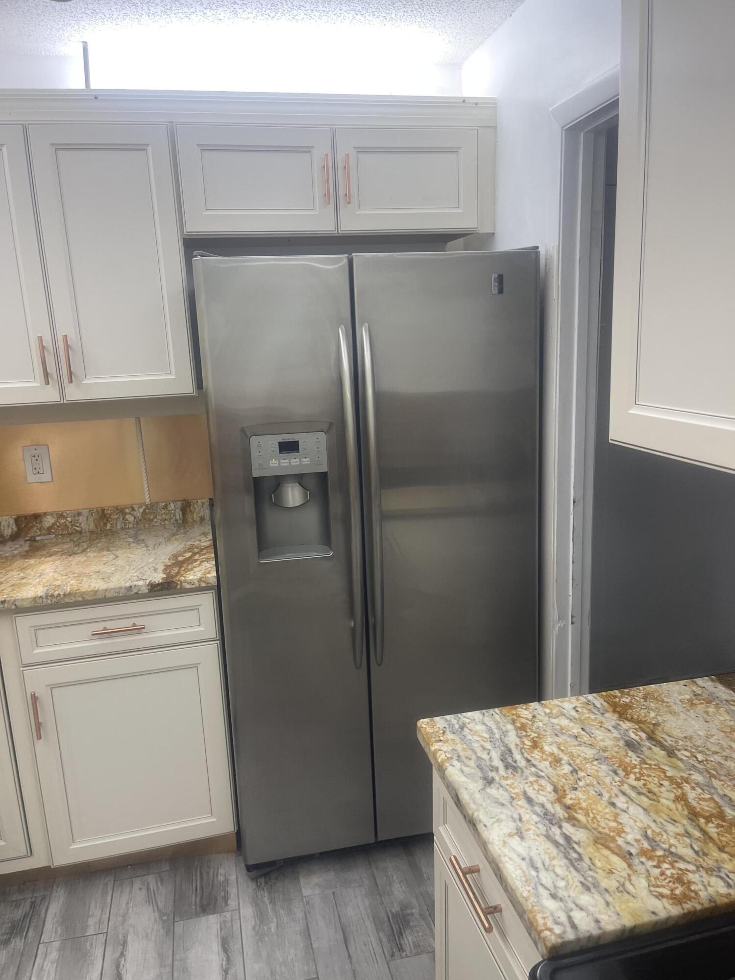 CLOISTER POINTE CONDO - Residential Lease