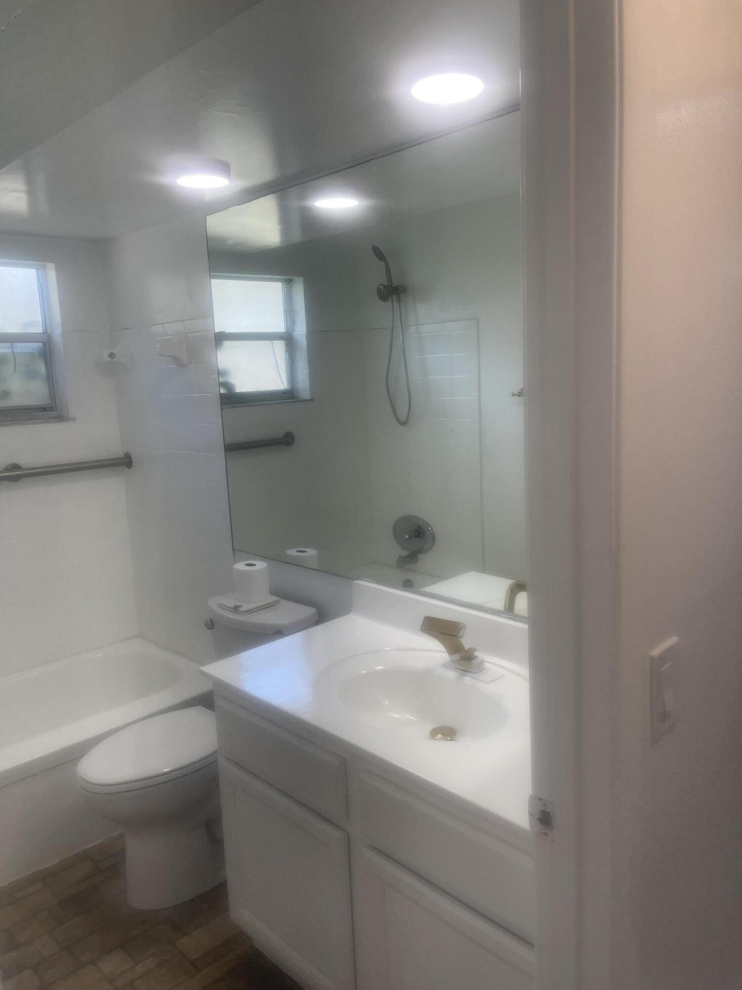 CLOISTER POINTE CONDO - Residential Lease