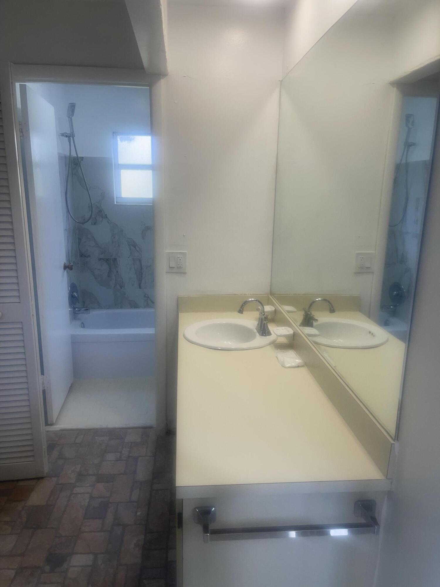 CLOISTER POINTE CONDO - Residential Lease