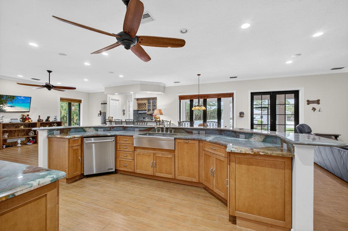 RUSTIC LAKES - Residential