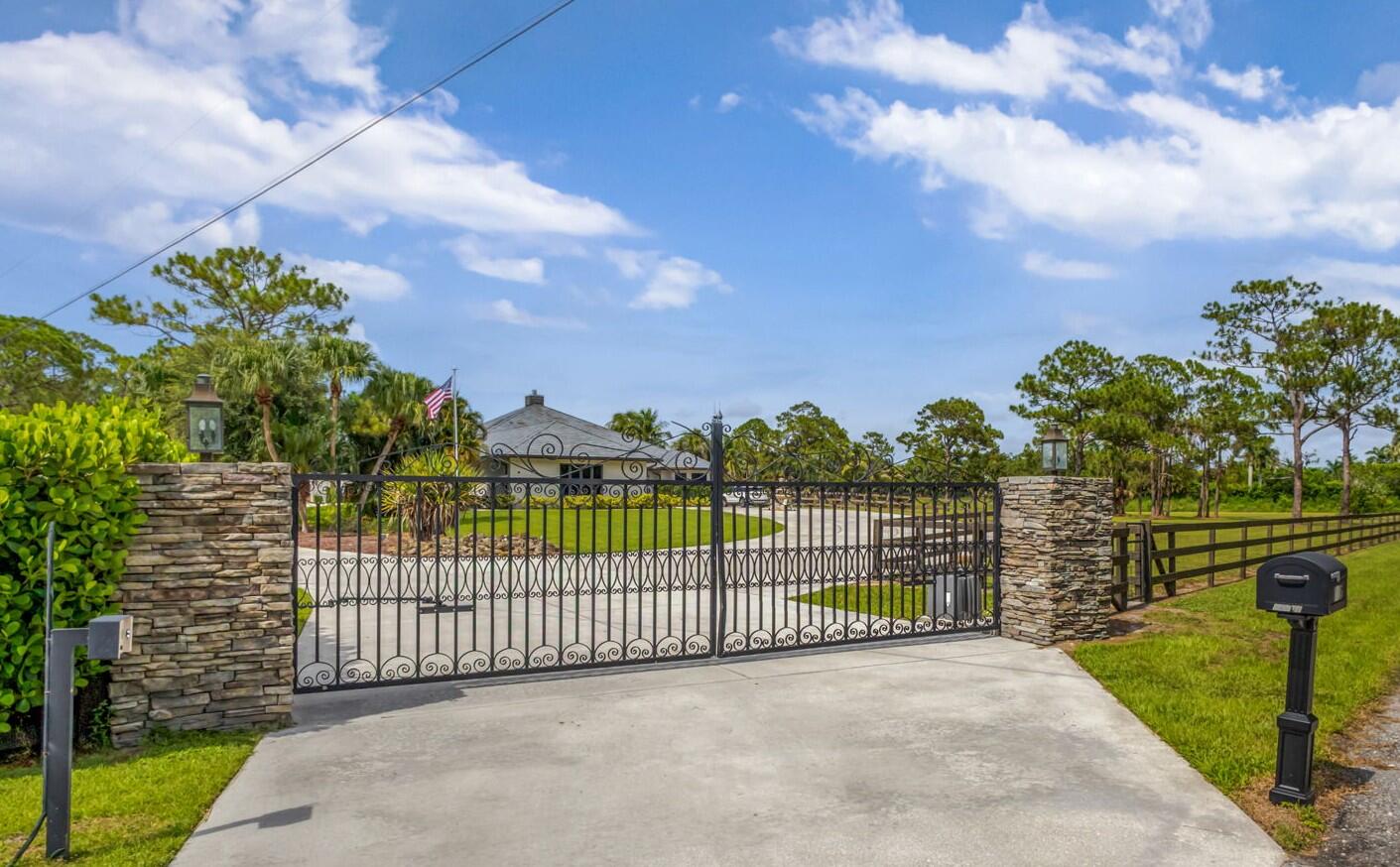 11085 86th Street N
