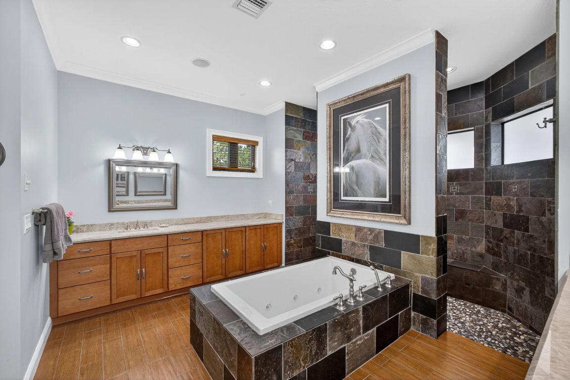 RUSTIC LAKES - Residential