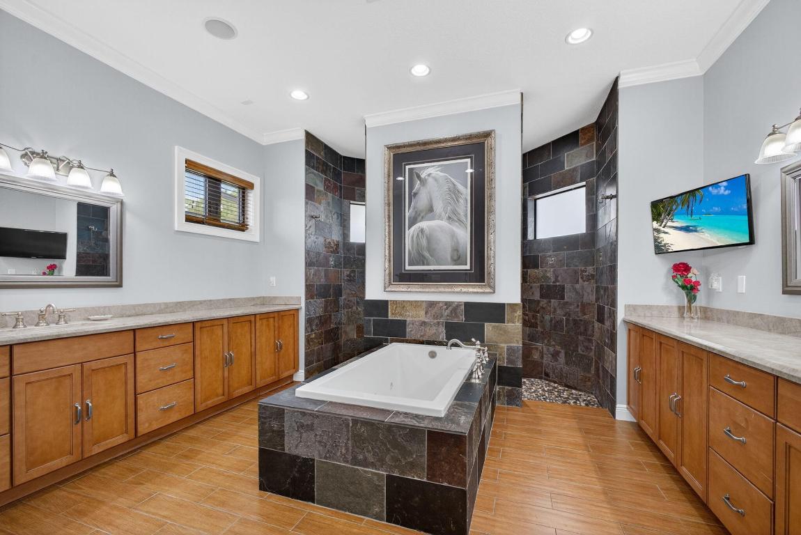 RUSTIC LAKES - Residential