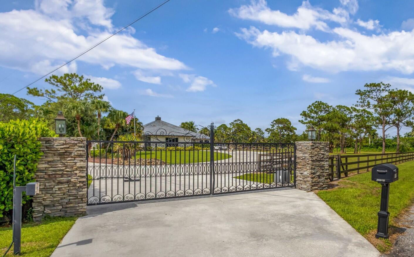 11085 86th Street N
