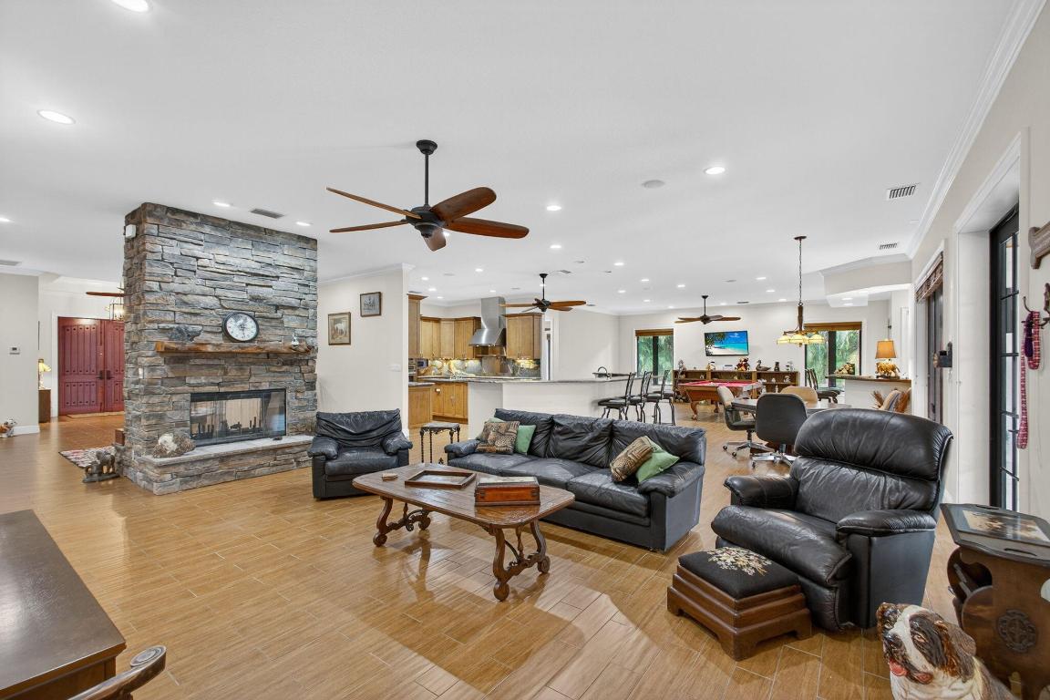 RUSTIC LAKES - Residential